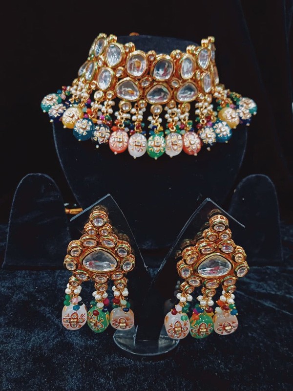 Necklace and ear rings