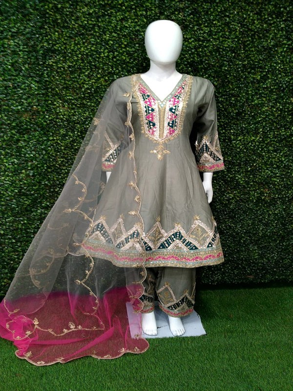 Suit salwar with Machine Embroidery
