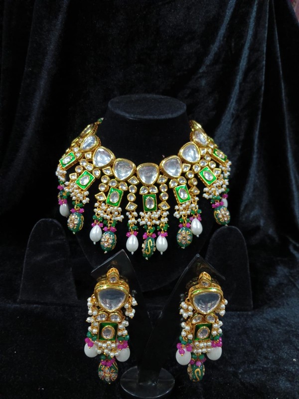 Necklace and ear rings